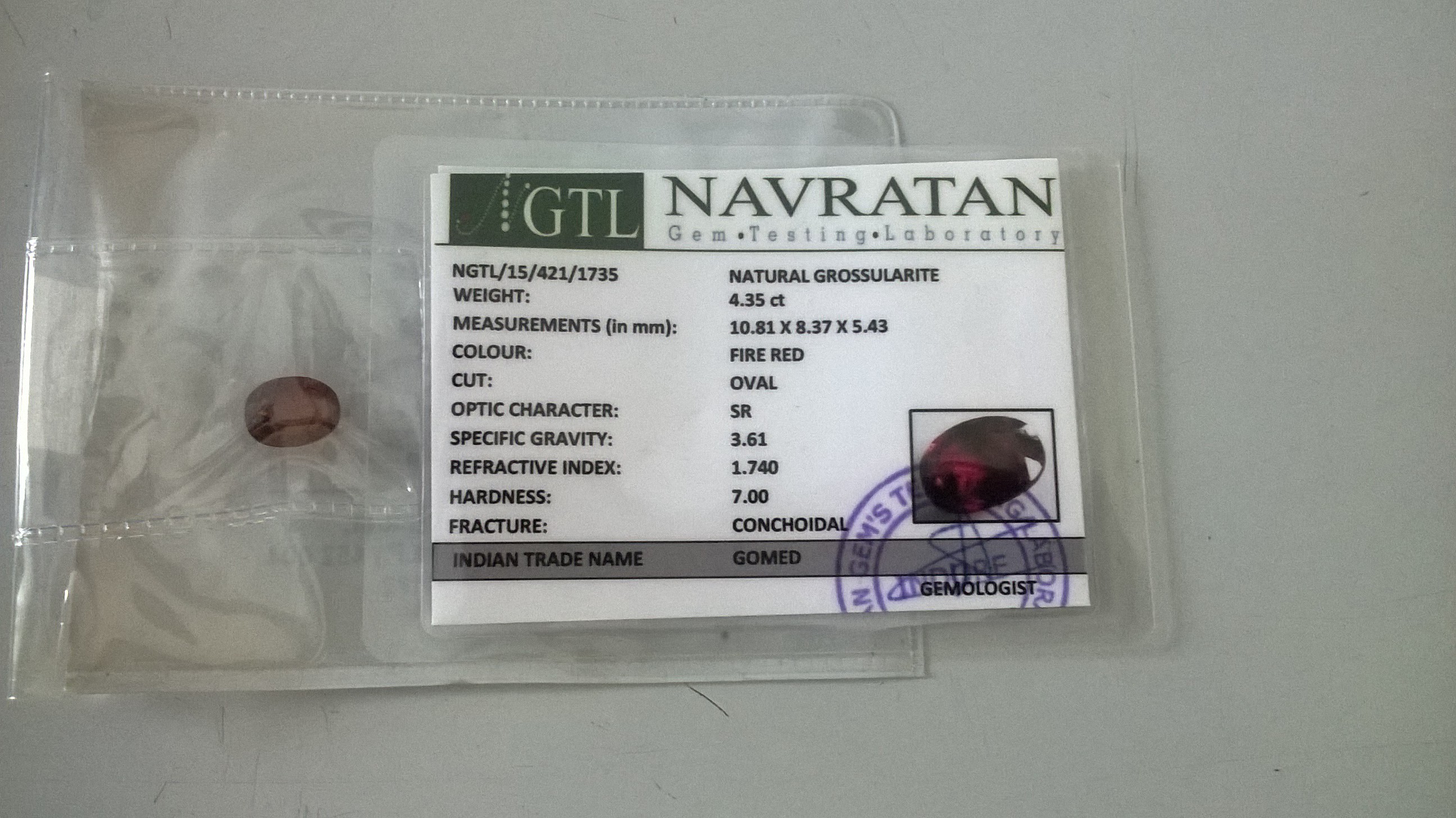 4.35 Cts Certified 100% Natural Grossularite Oval Shape Loose Gemstone (Size : 10.81X8.37X5.43 MM)