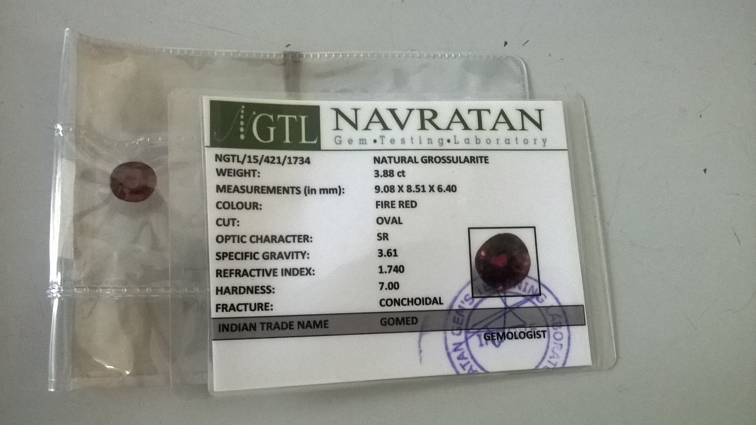 3.88 Cts Certified 100% Natural Grossularite Oval Shape Loose Gemstone (Size : 9.08X8.51X6.40 MM)