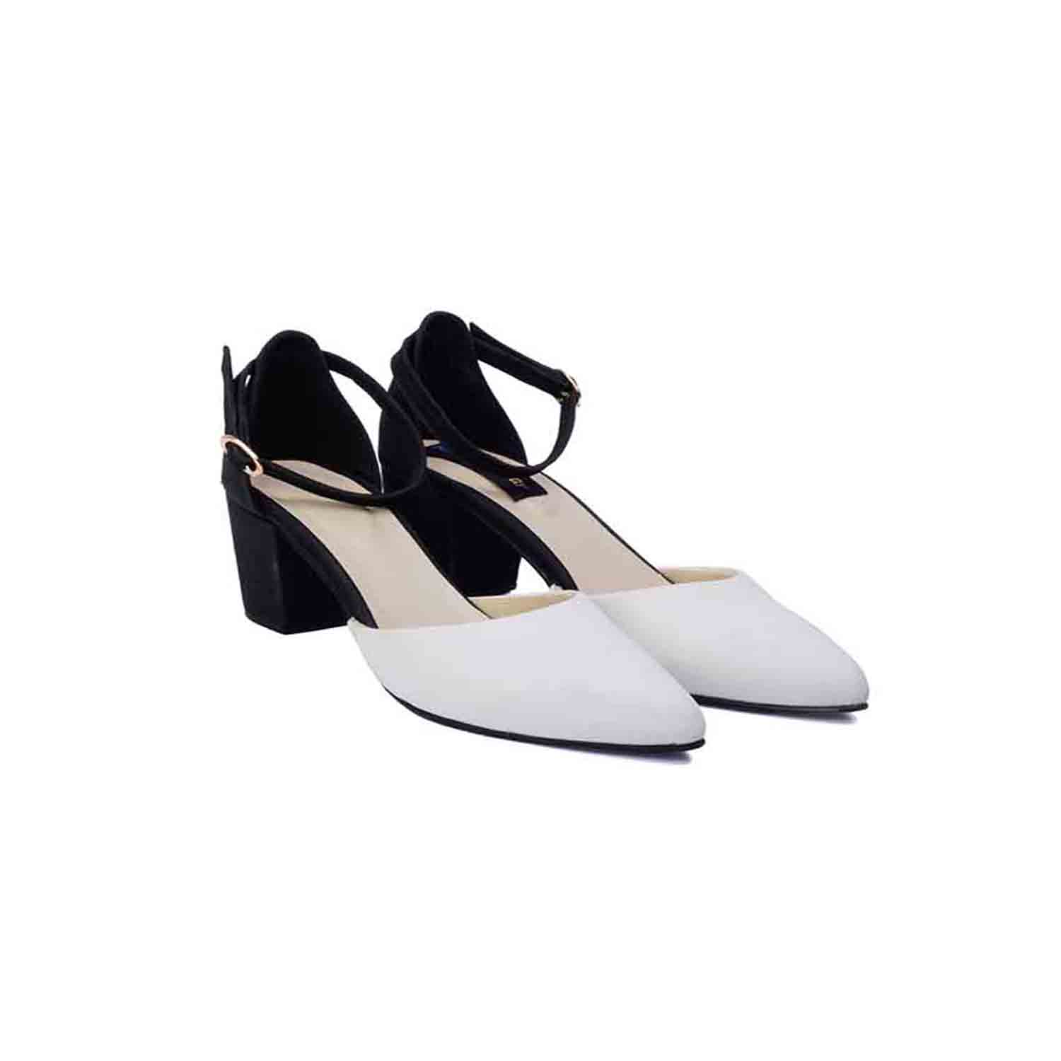 KraftCellar Salt Pepper,WHITE-BLACK block heel sandal (size-37)